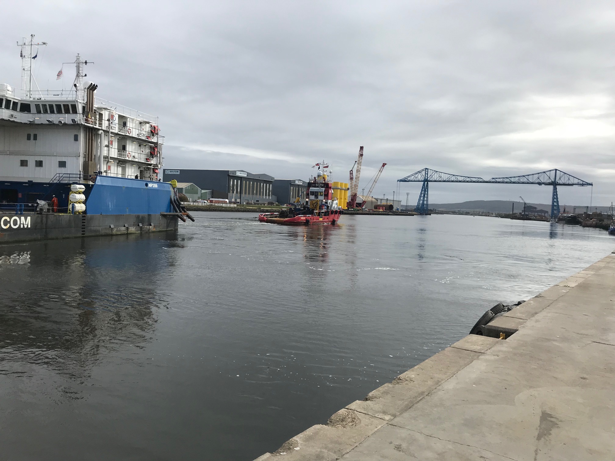 NP289 and tug